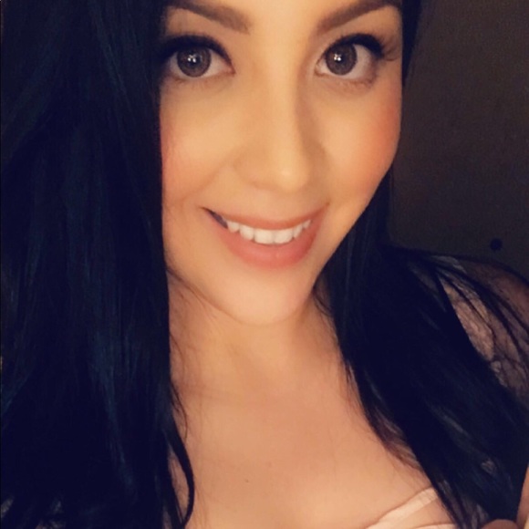 Meet your Posher, Andrea - Picture 1 of 1